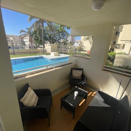 Apartamento En La Carihuela Con Piscina Y Parking, Al Lado De La Playa Apartment Torremolinos Luaran gambar